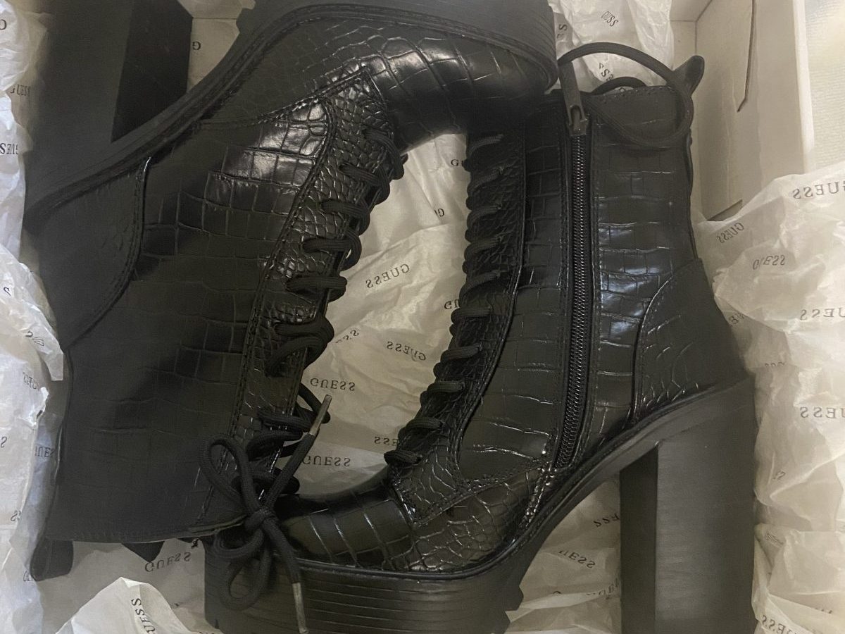 Botas GUESS