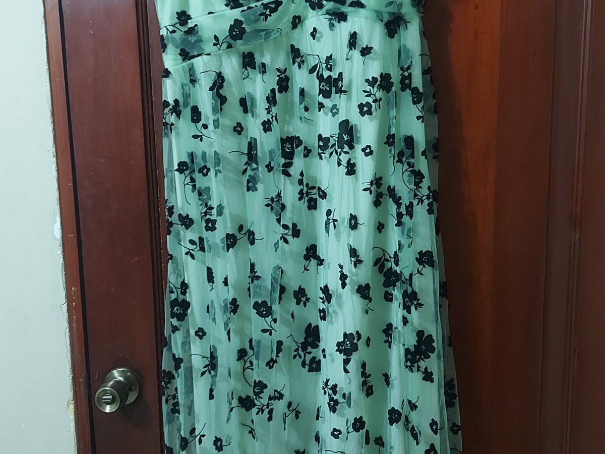 Vestido de fiesta o gala color verde
