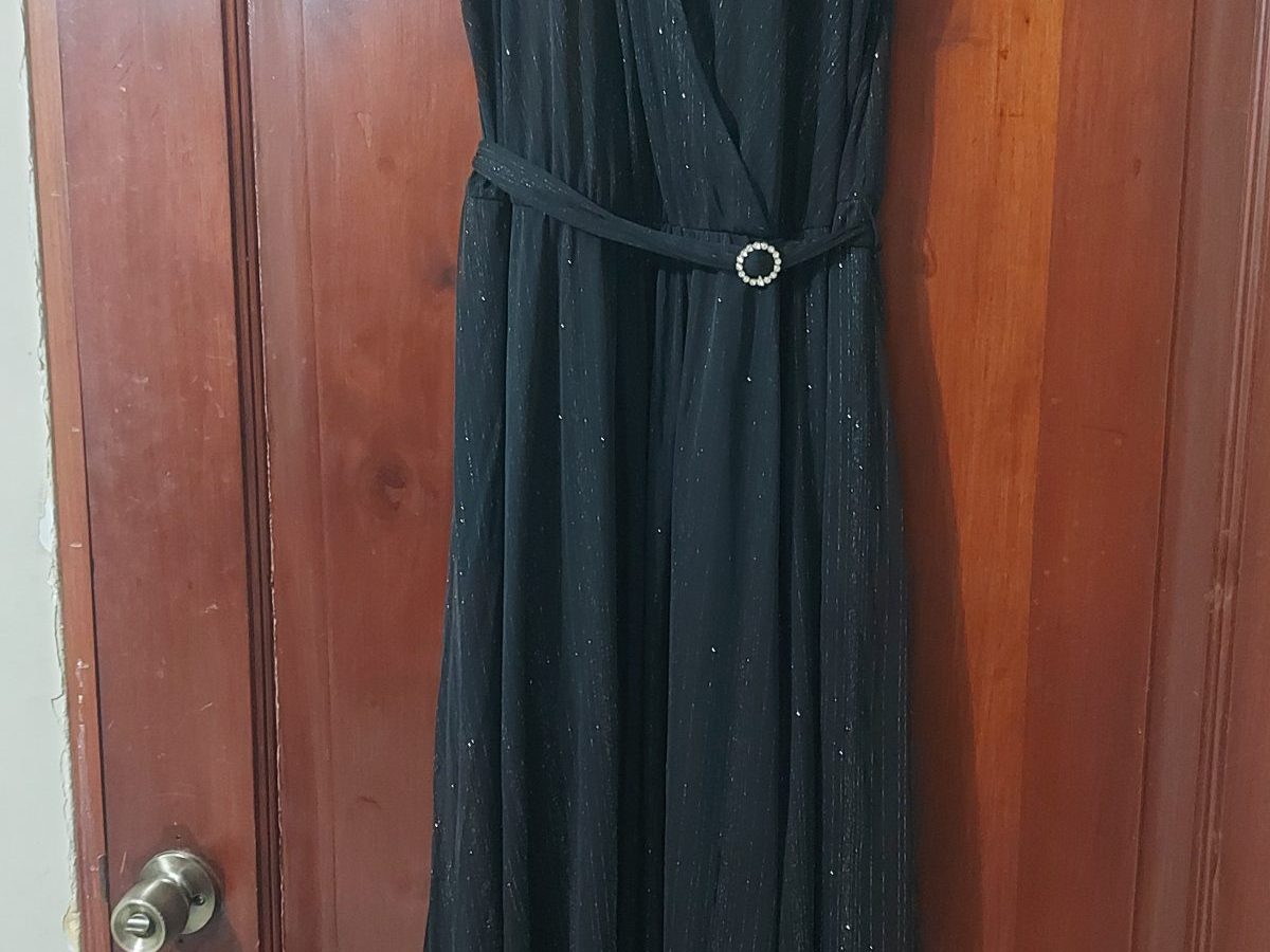 Vestido casual con brillos sutiles