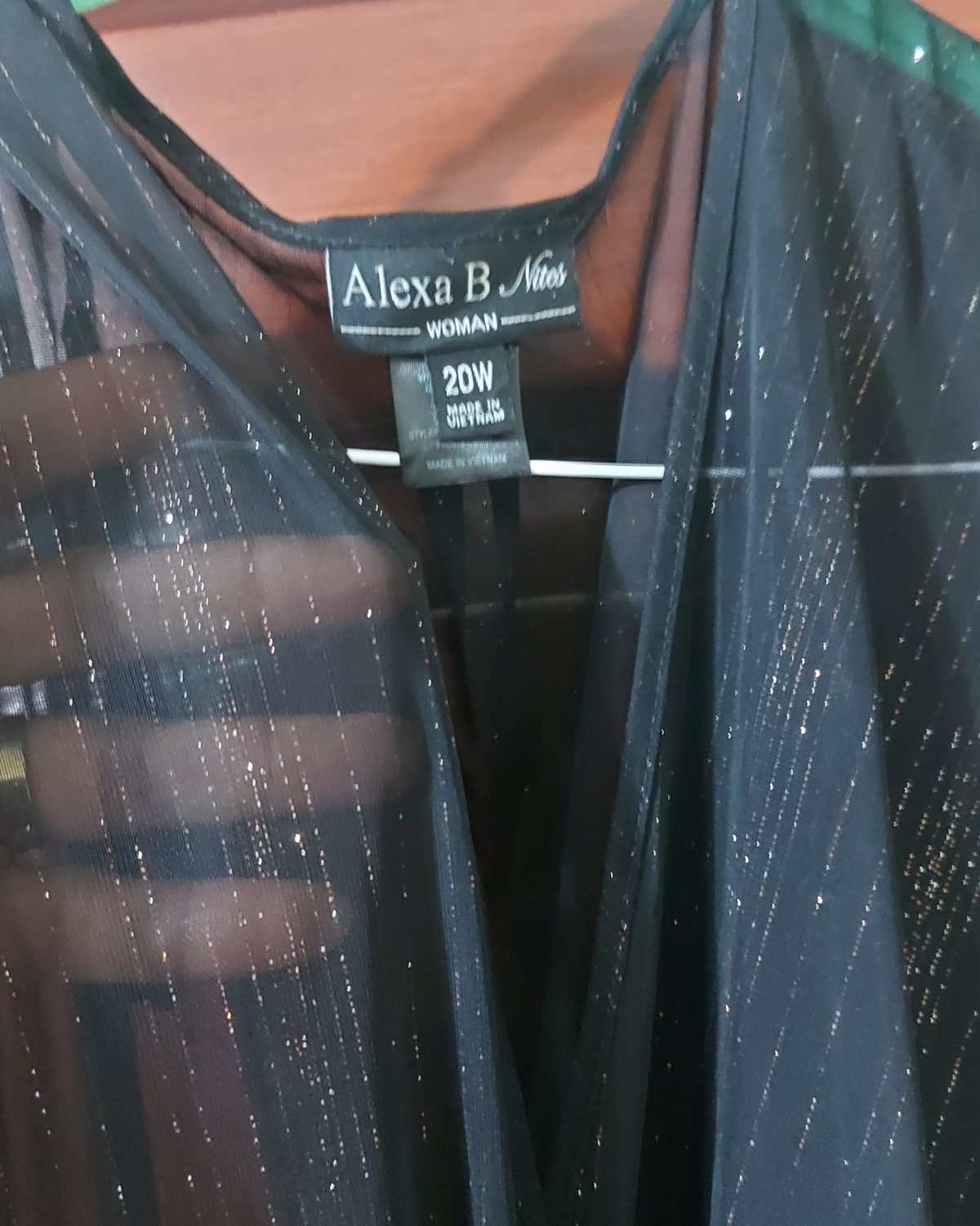 Vestido casual con brillos sutiles