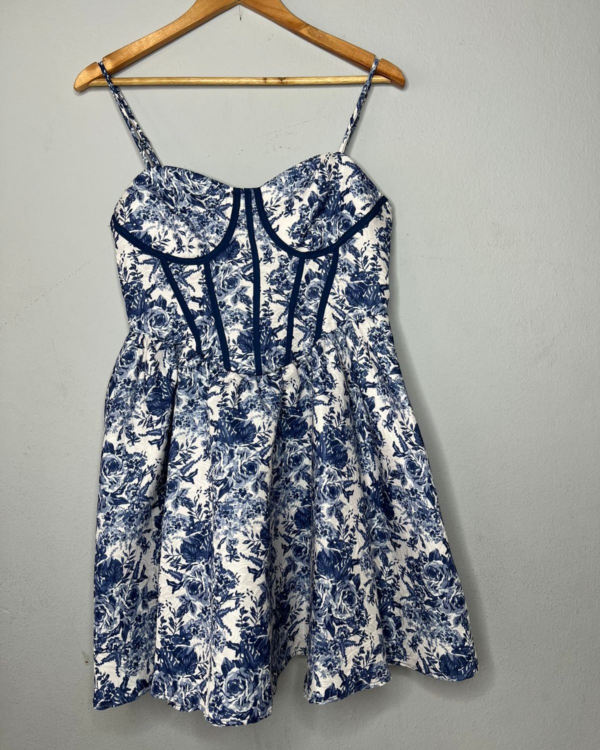 Vestido azul y blanco