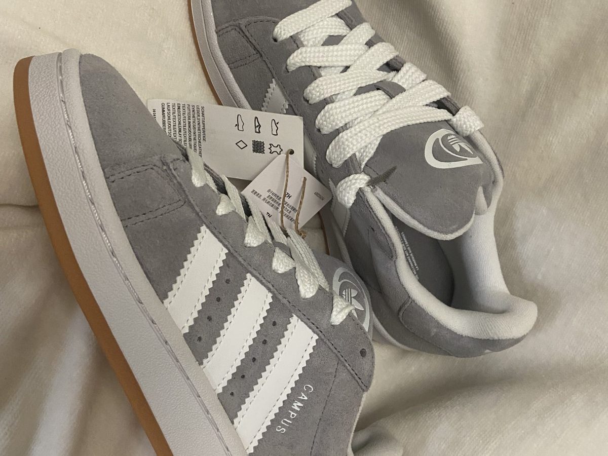 TENNIS ADIDAS SIZE-5 1/2