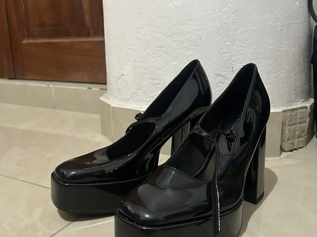 Zapatos stradivarius