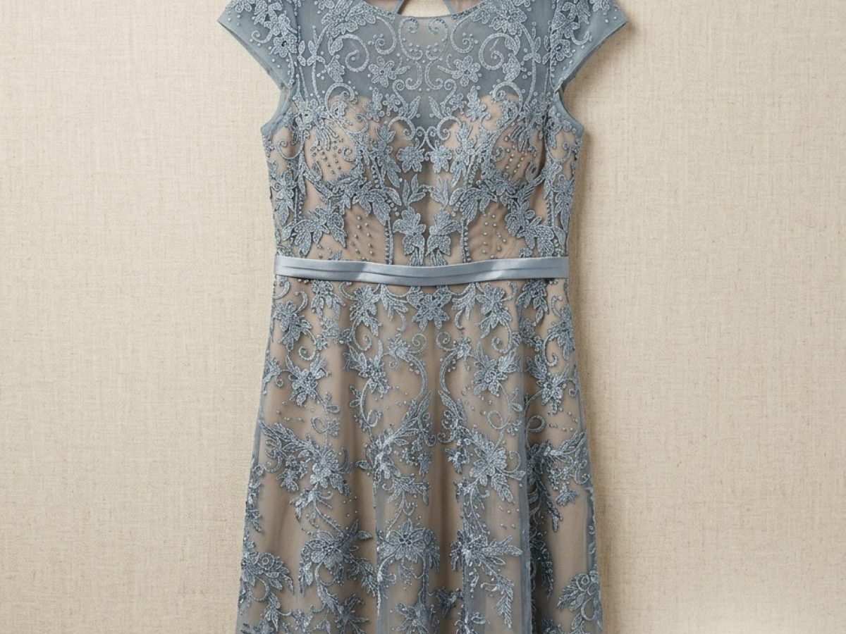 Vestido de encaje azul.
