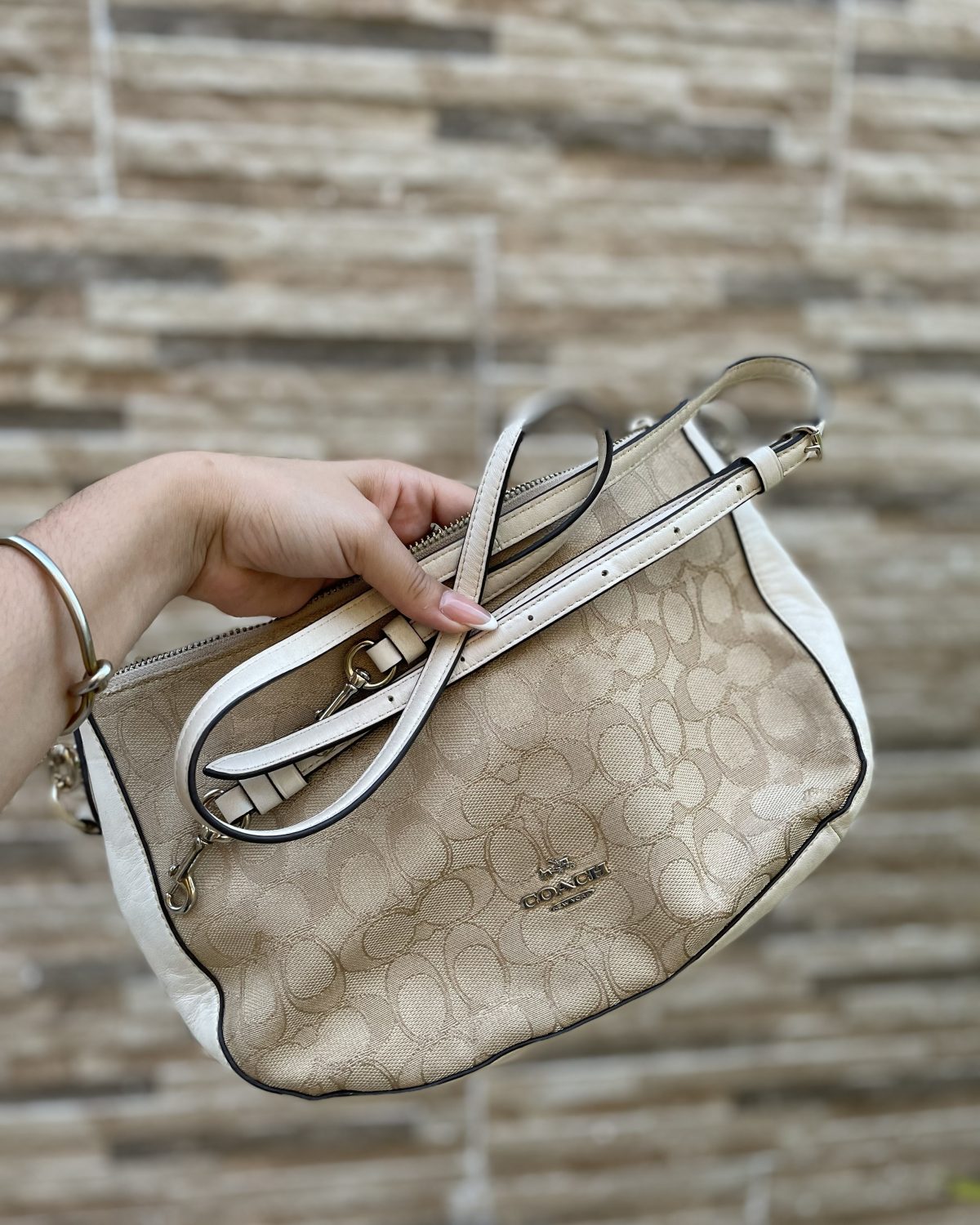 Cartera Coach