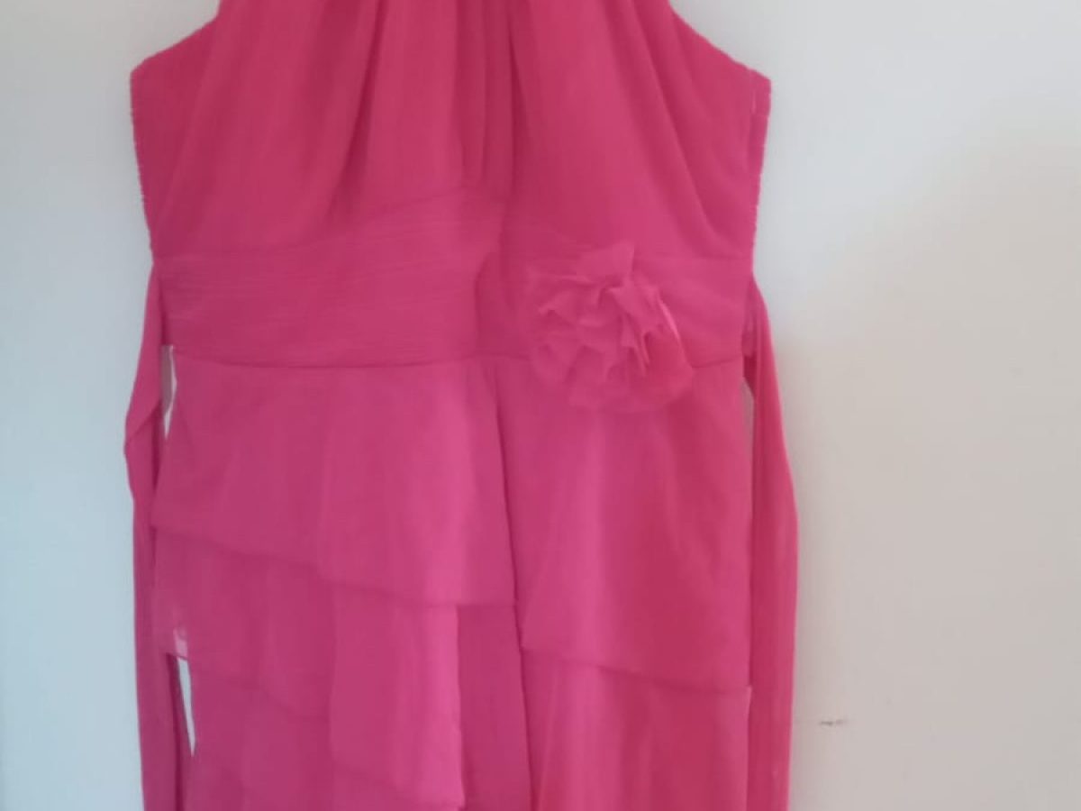 VESTIDO CASUAL CORTO CON VUELOS