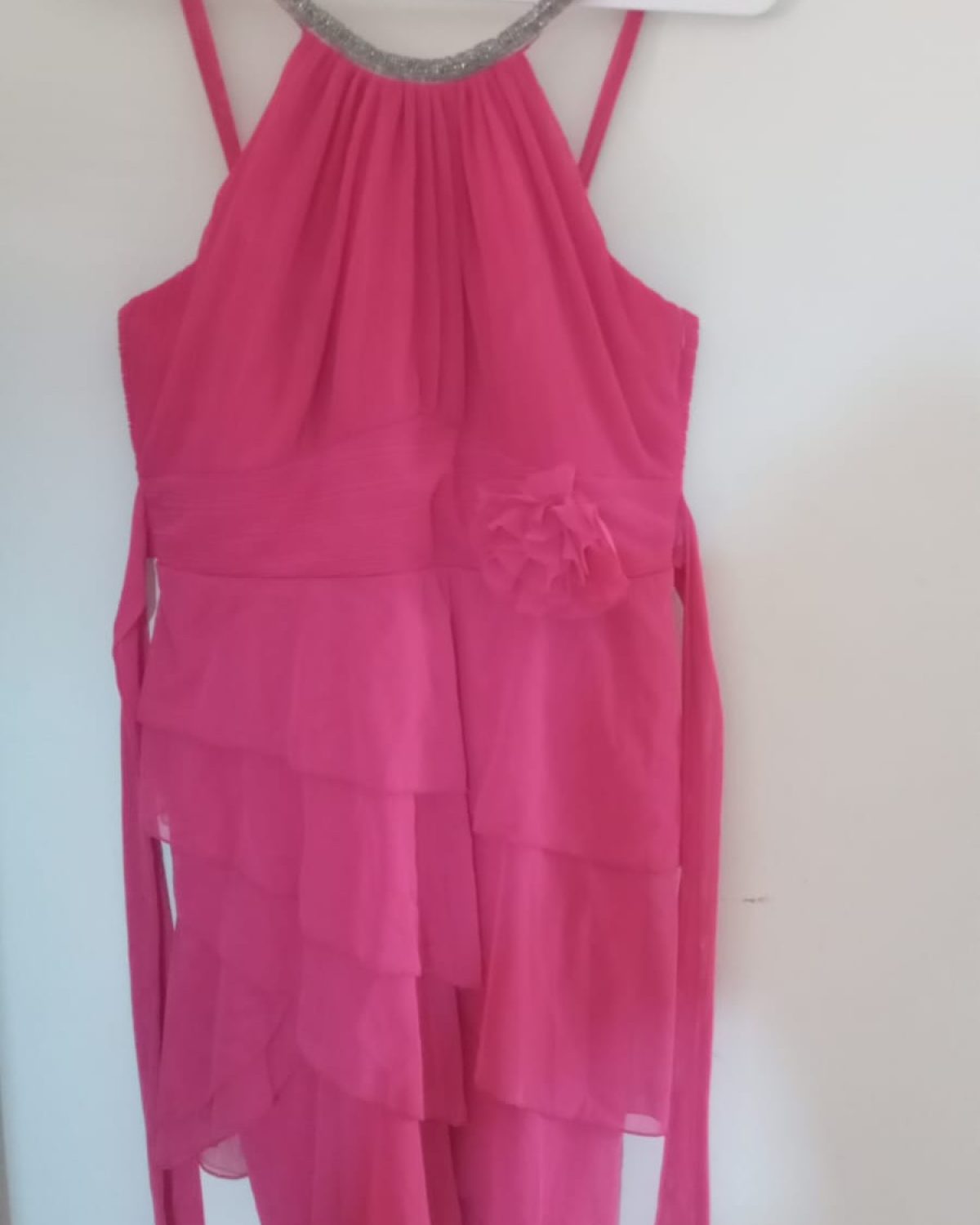 VESTIDO CASUAL CORTO CON VUELOS