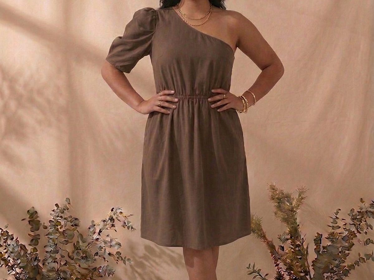Vestido one shoulder verde olivo