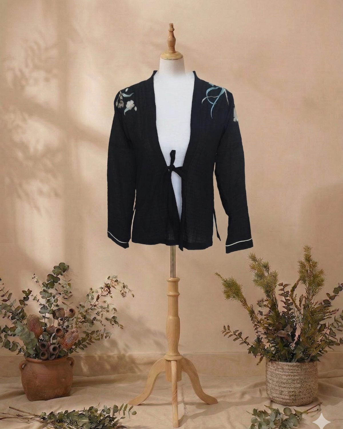 Kimono con detalles bordados