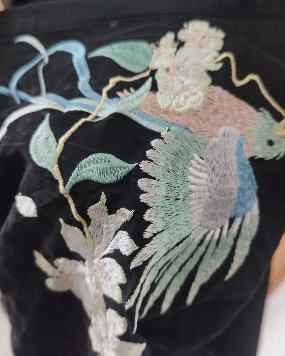 Kimono con detalles bordados