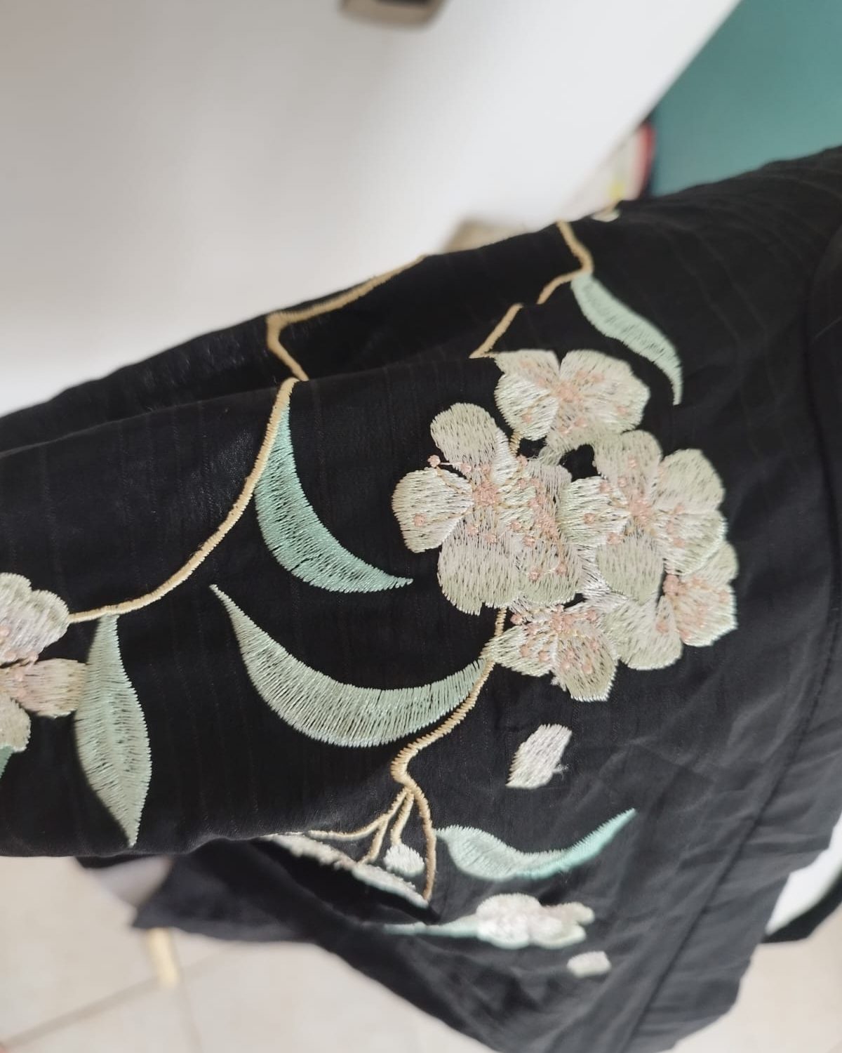 Kimono con detalles bordados