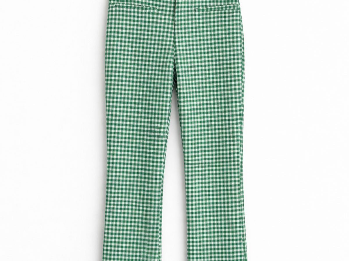 Pantalón de cuadros, corte recto.
