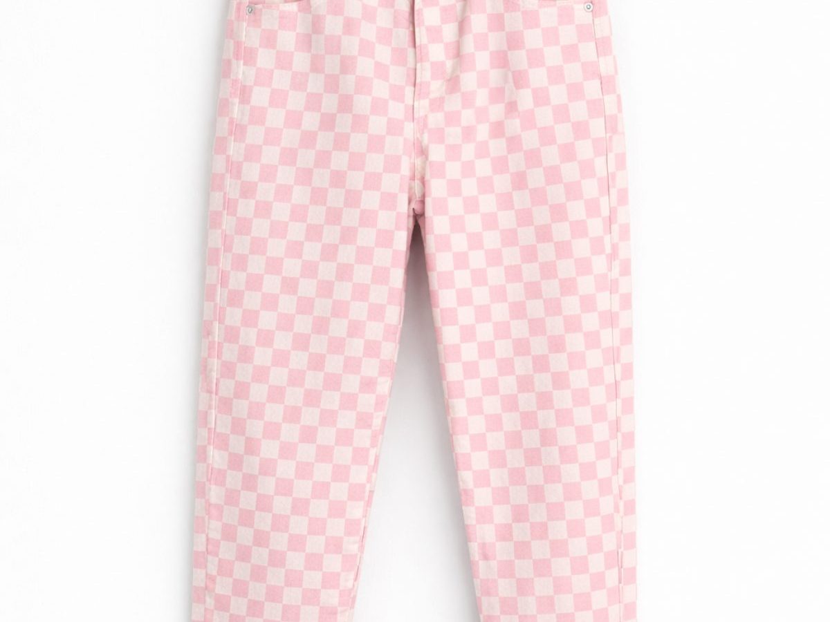 Pantalón de cuadros rosa pastel estilo checker.