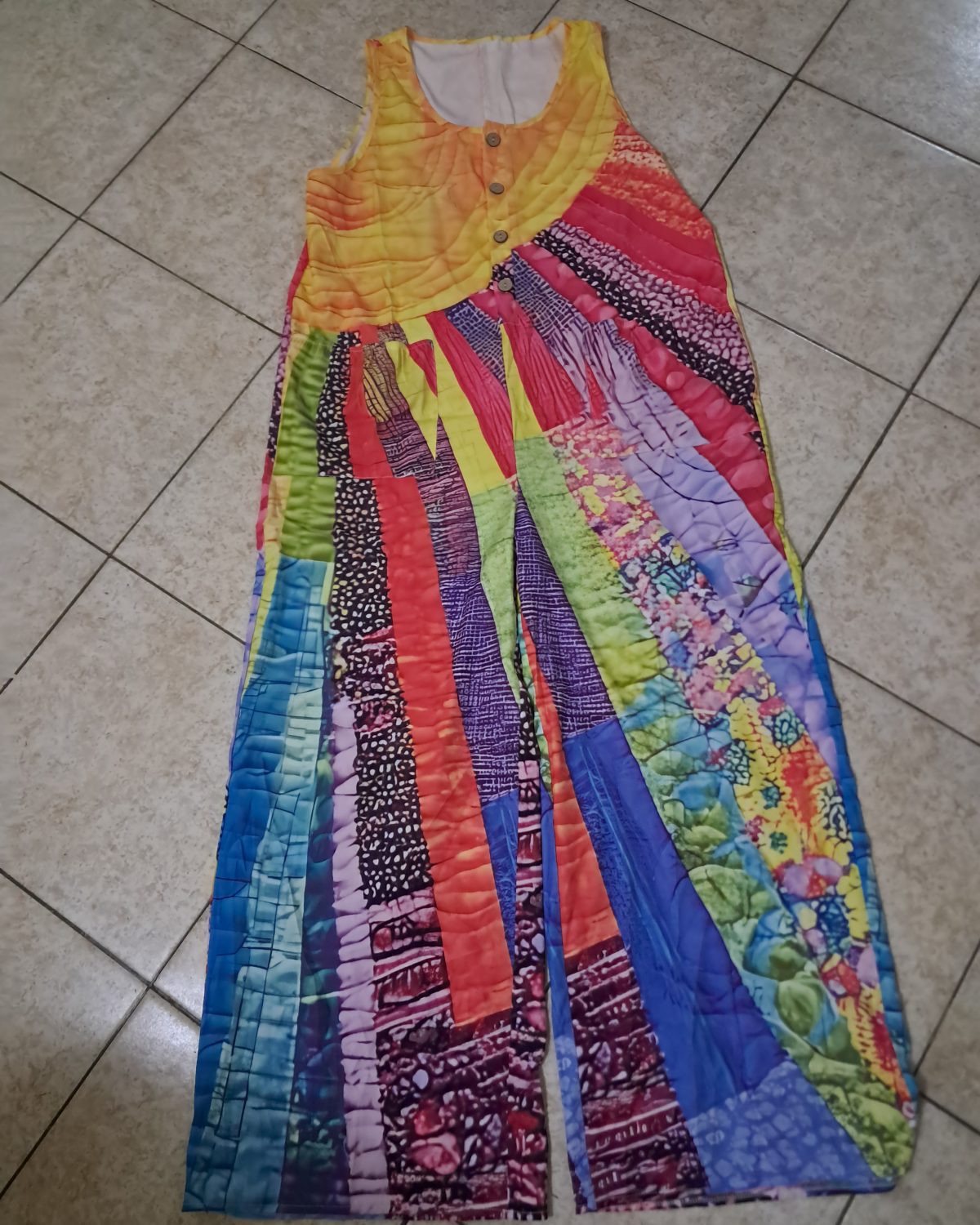 Enterizo de mujer multicolor con estampado vibrante