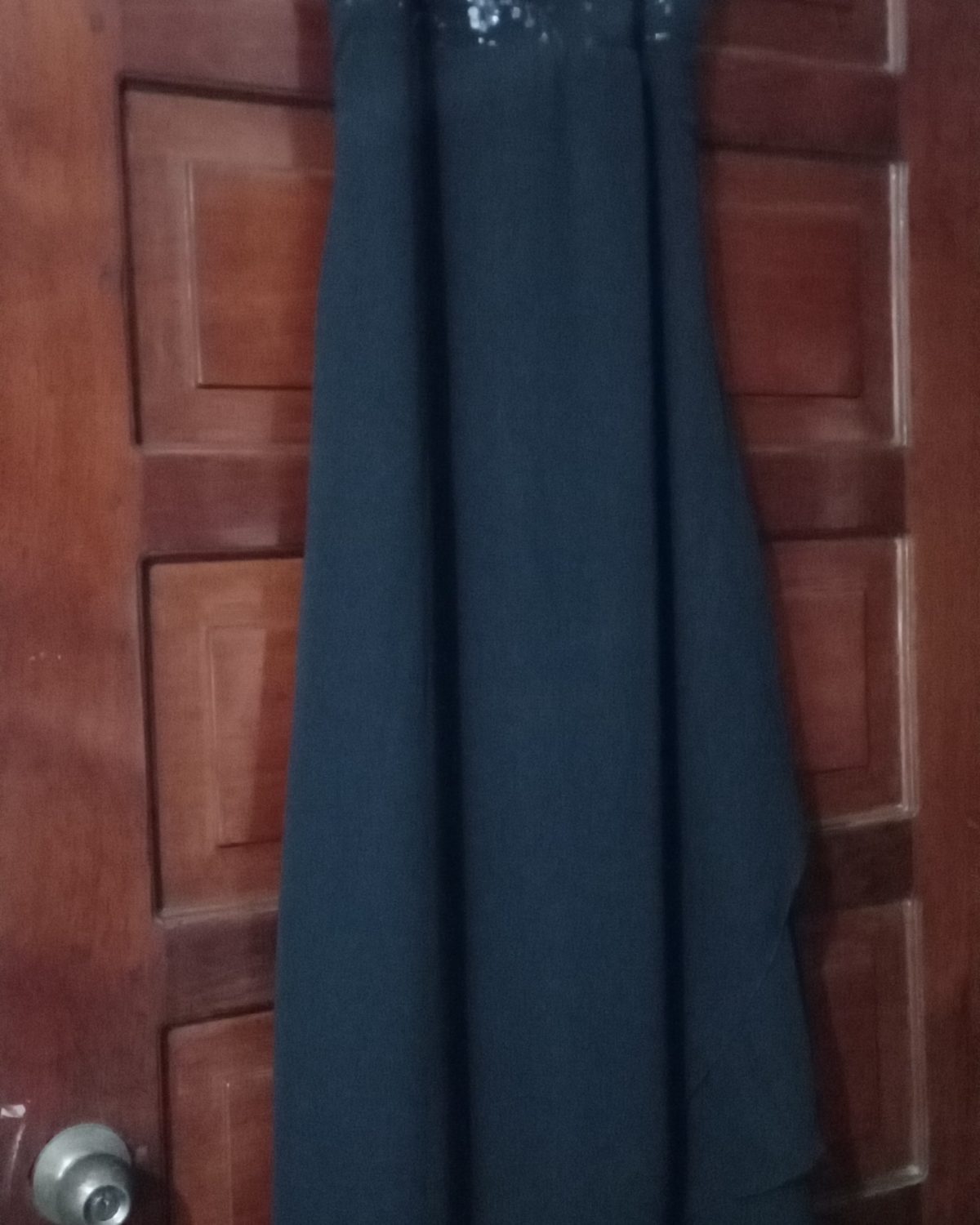 Vestido largo de mujer en color negro en buen estado