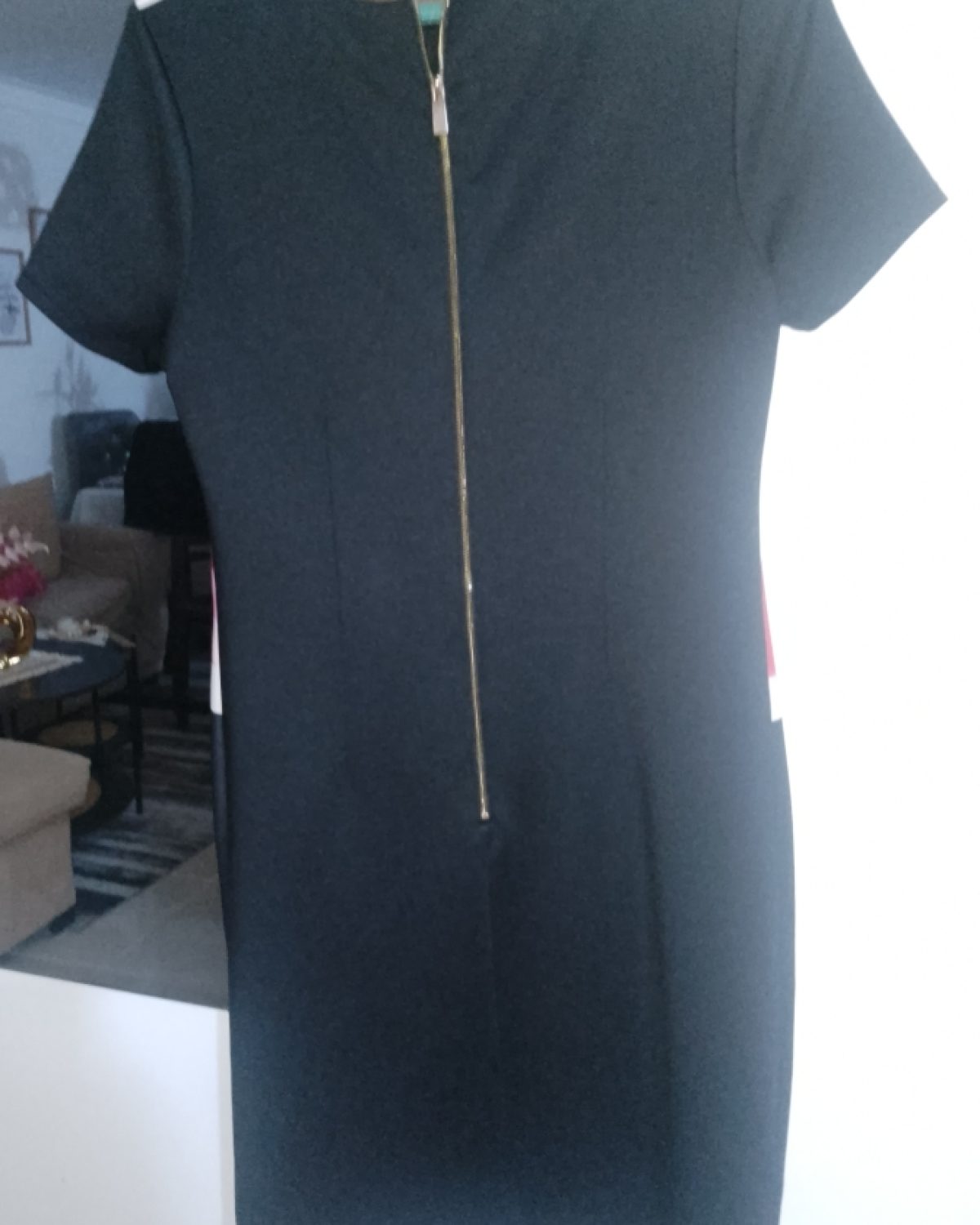 Vestido de mujer VINCE CAMUTO con estampado floral Negro Y Rosado Claro en negro
