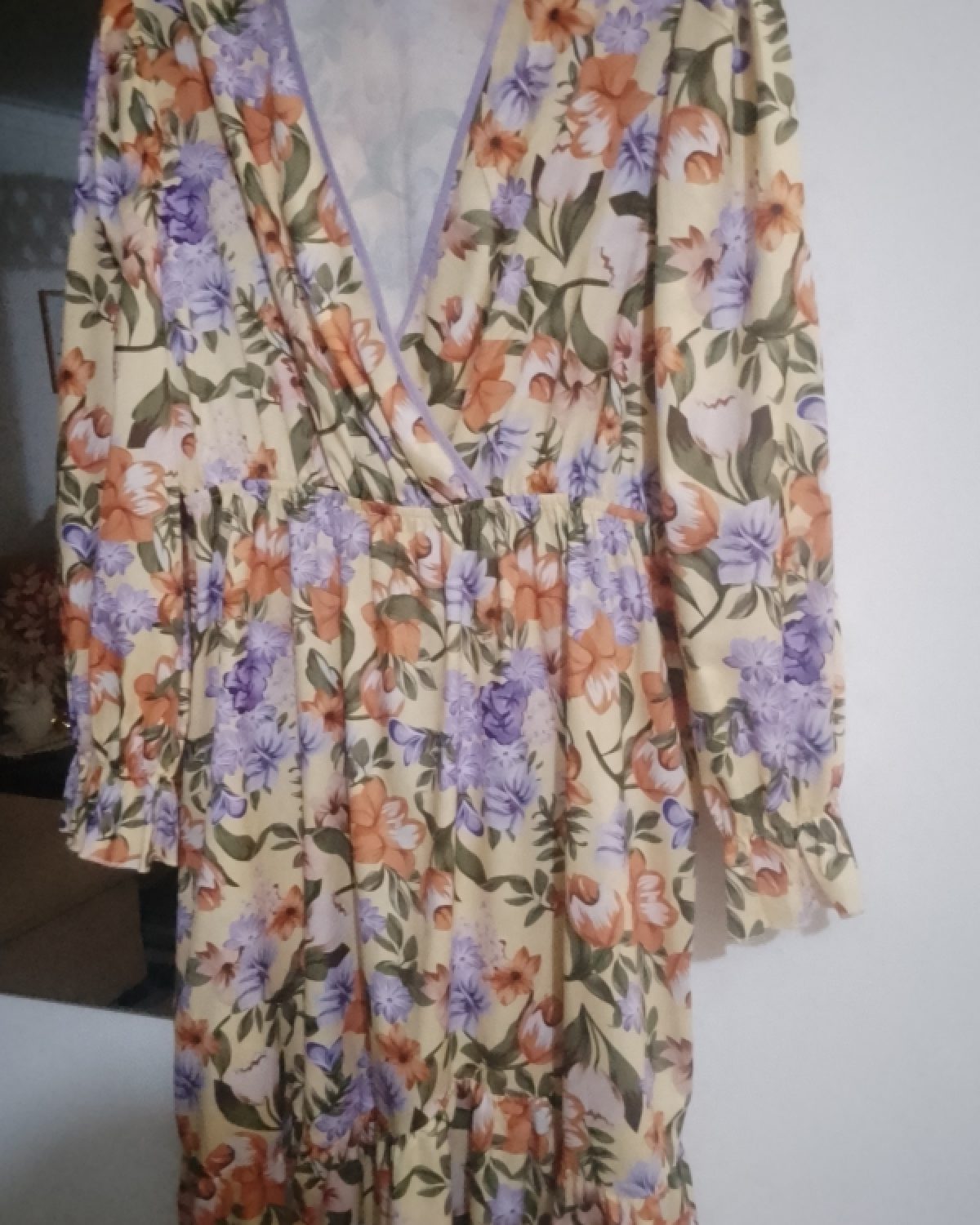 Vestido SHEIN Curve XL con estampado floral  en tonos cálidos