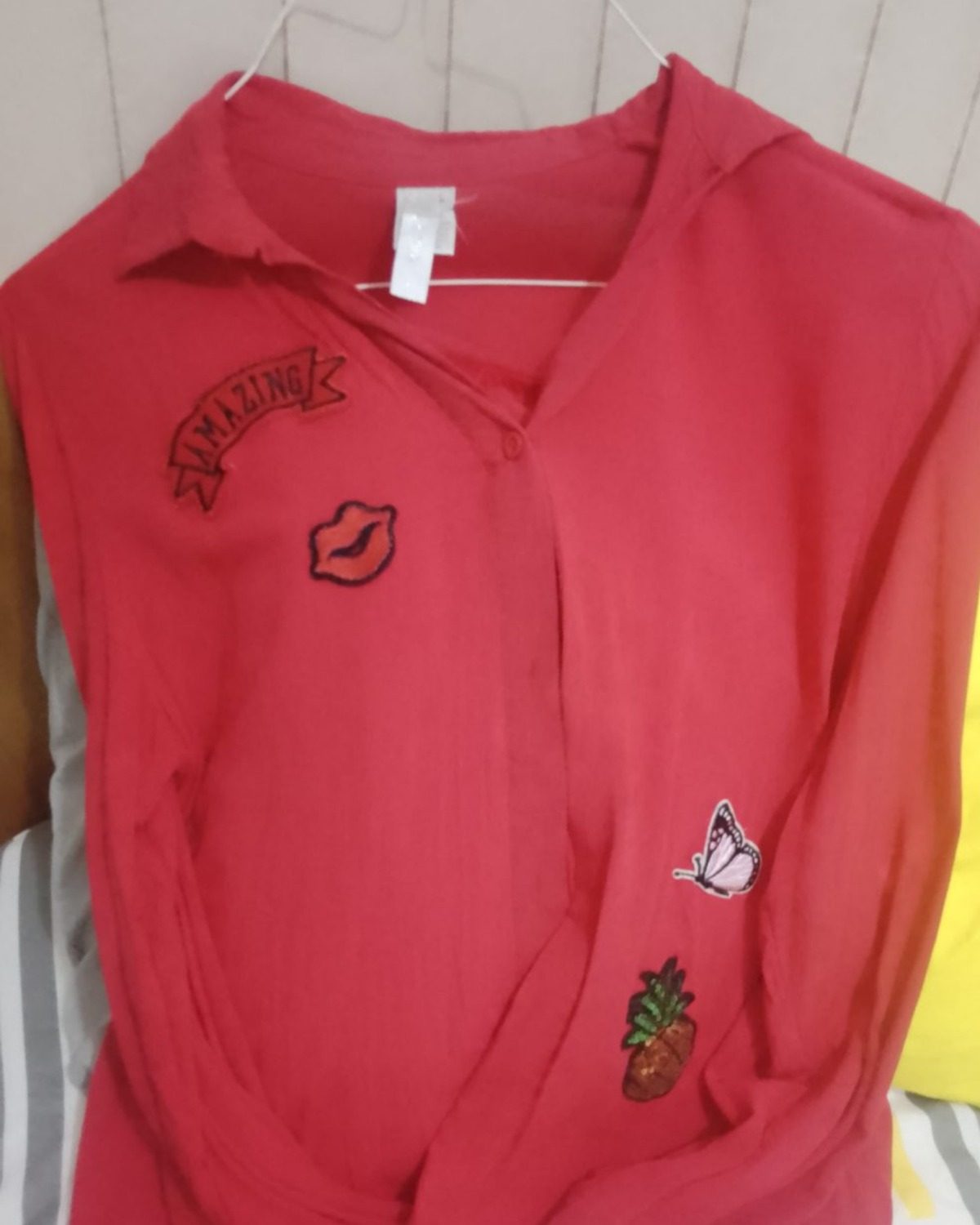 Camisa roja mujer IC&g con parches divertidos Rojo