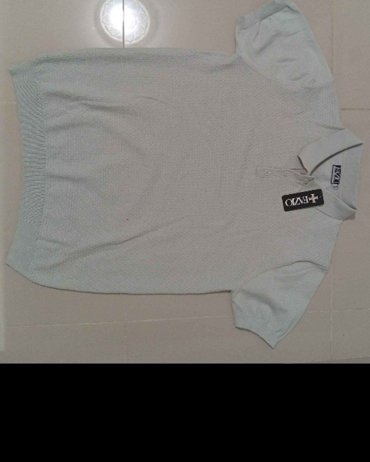 T-Shirt de hombre en color plateado, nuevo con etiqueta