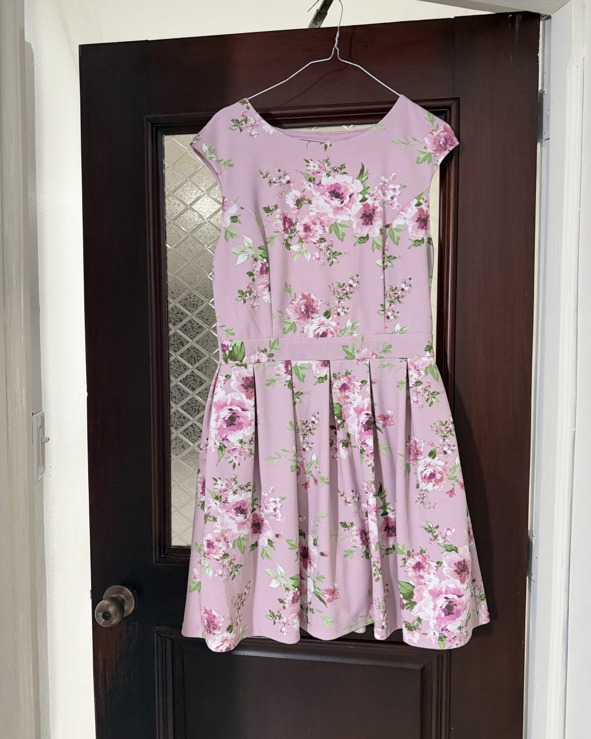 Vestido de mujer en rayón con estampado floral multicolor