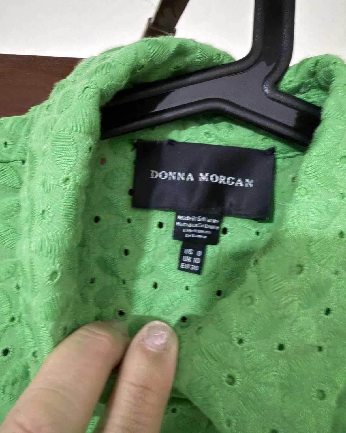 Vestido verde mujer con detalle de encaje