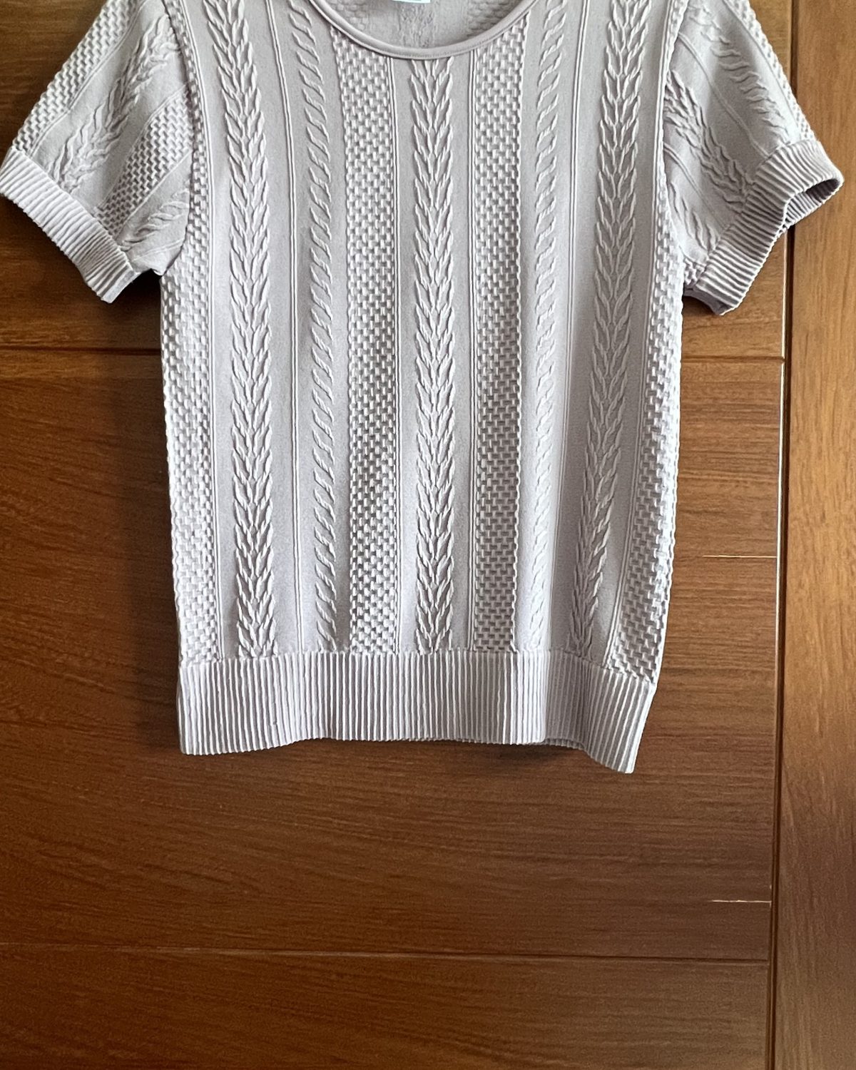 Blusas de mujer con textura elegante Blanca, Negra y Beige