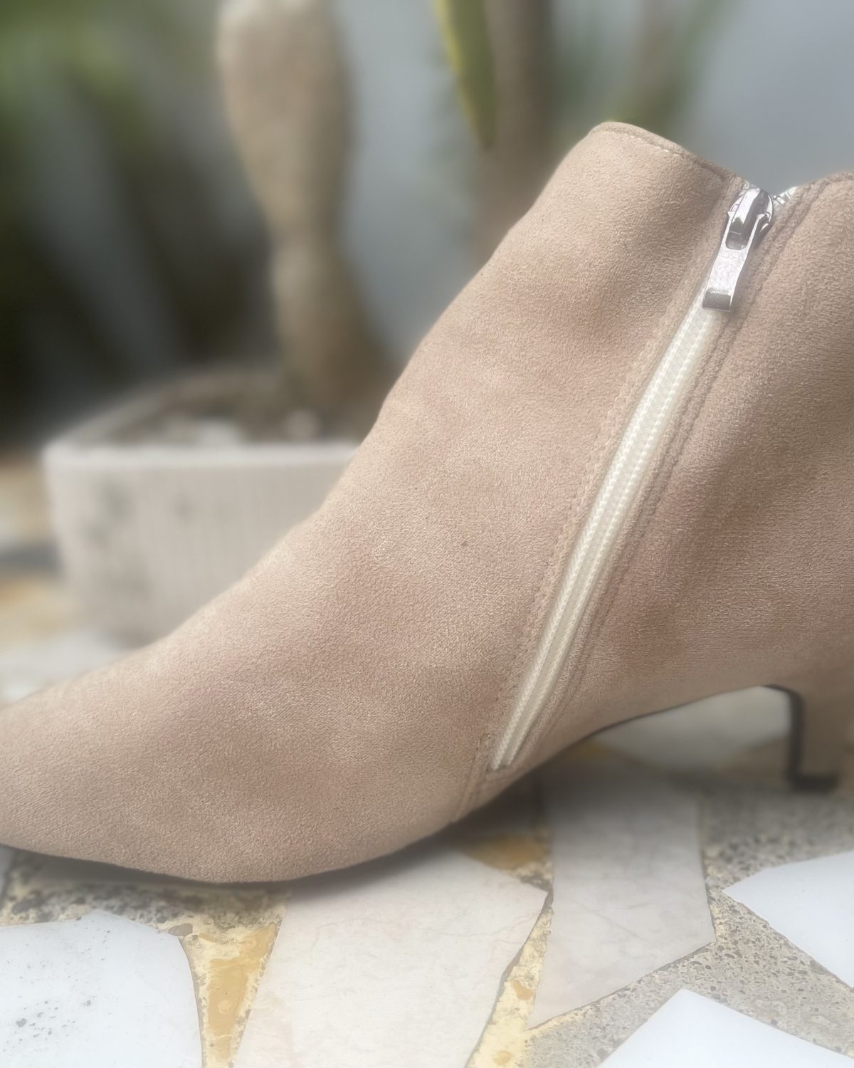 Botines de mujer en buen estado, color nude.