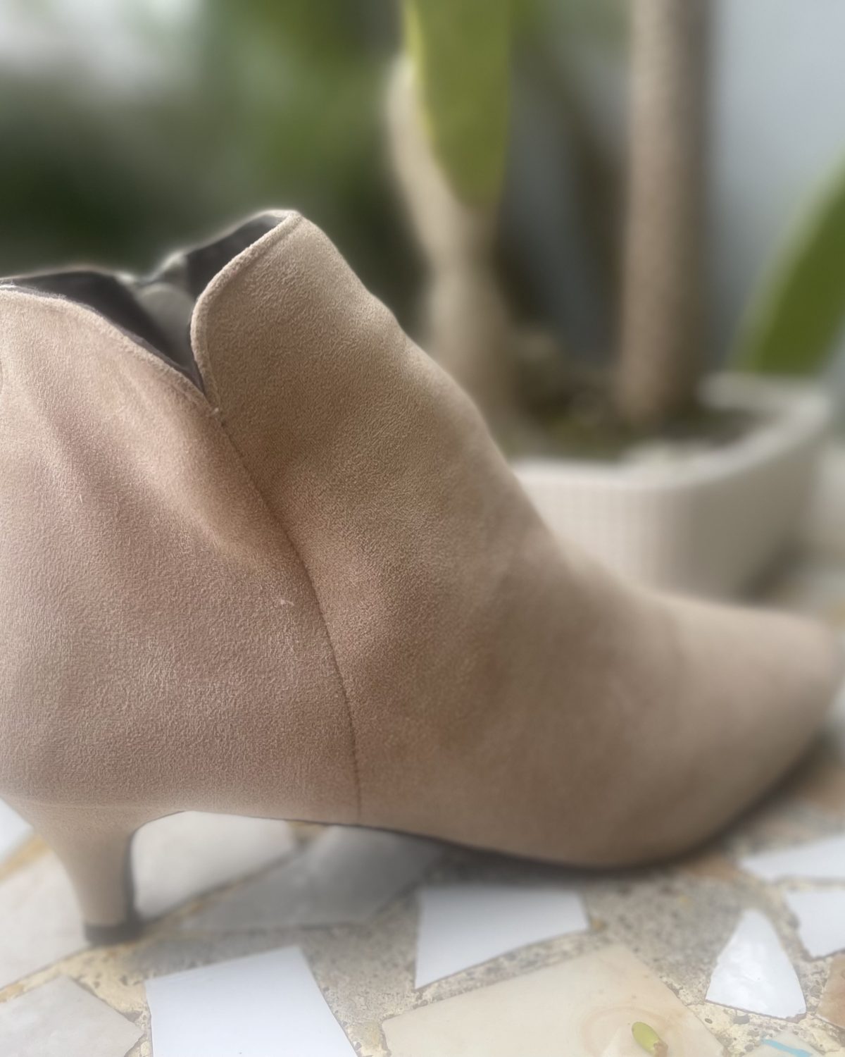 Botines de mujer en buen estado, color nude.