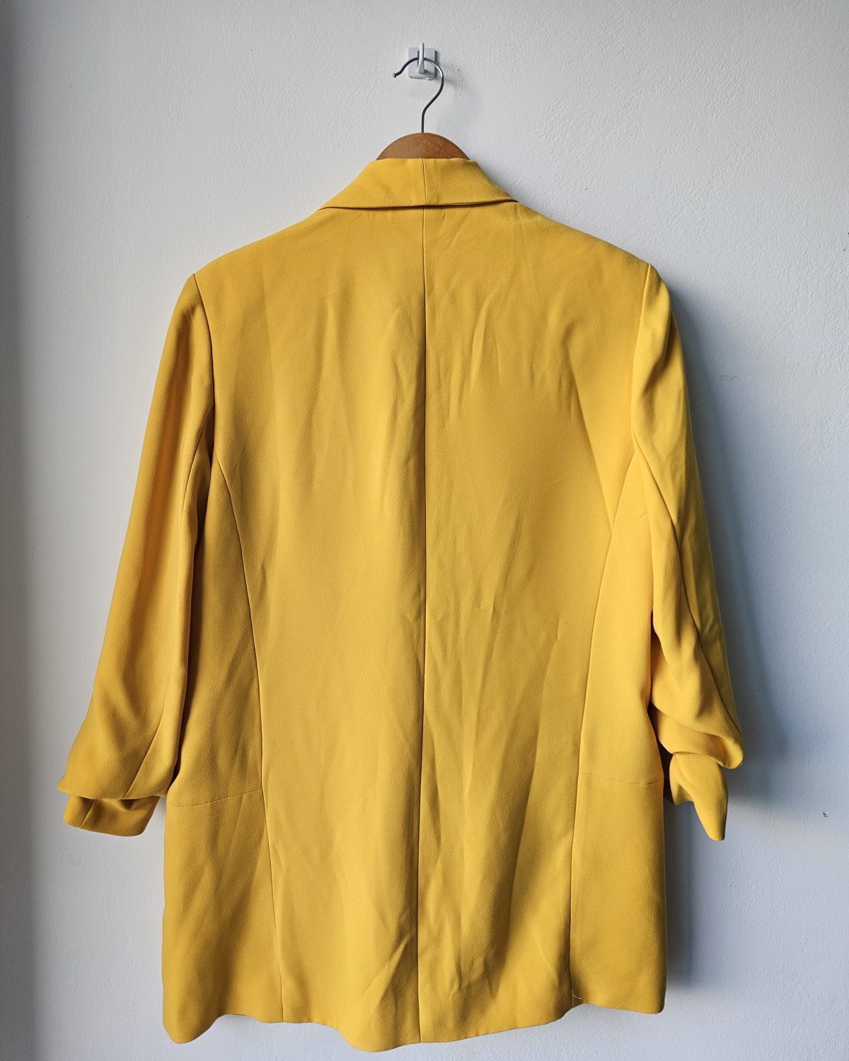 Chaqueta Amarilla