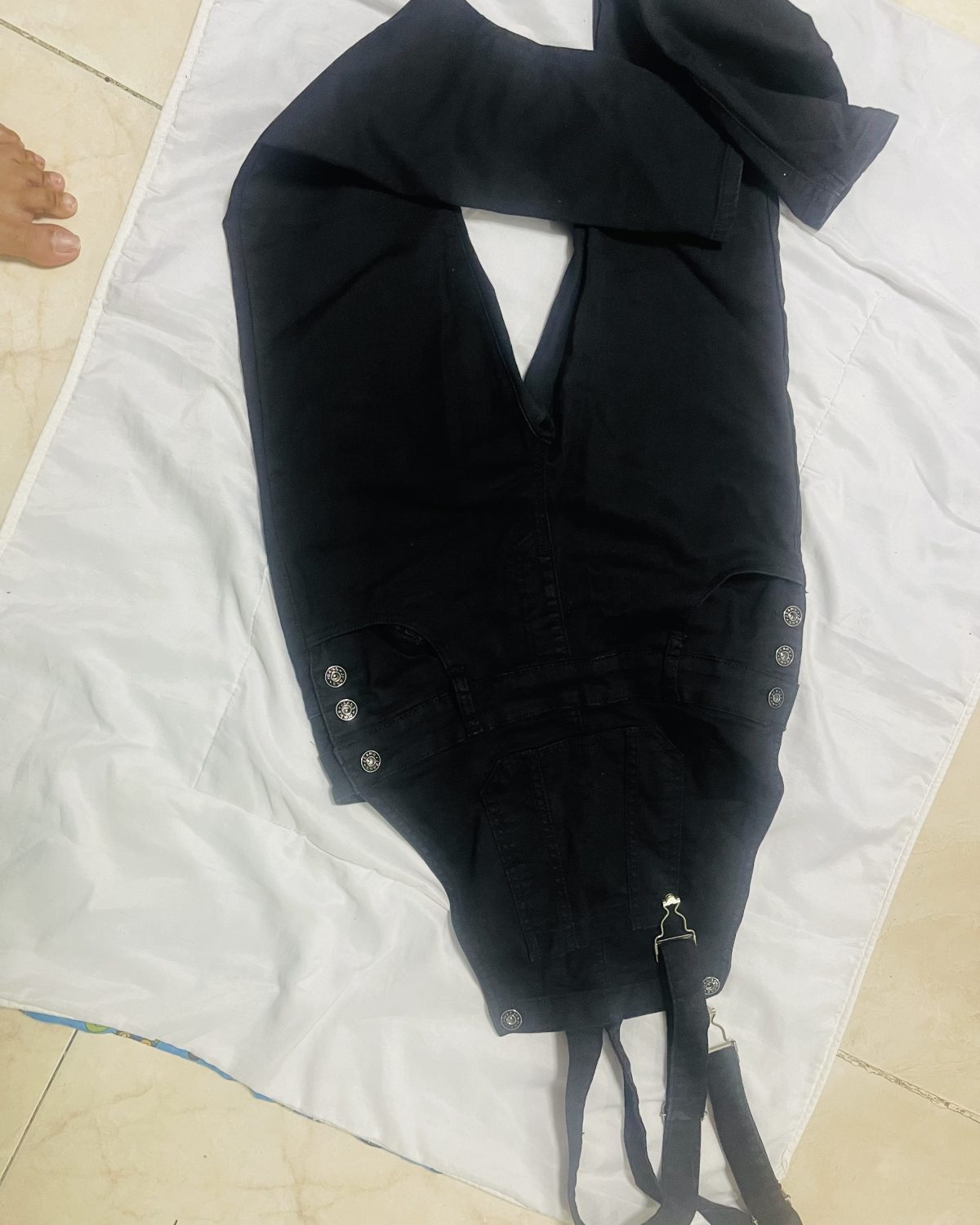 Jompa negra moderna clasica