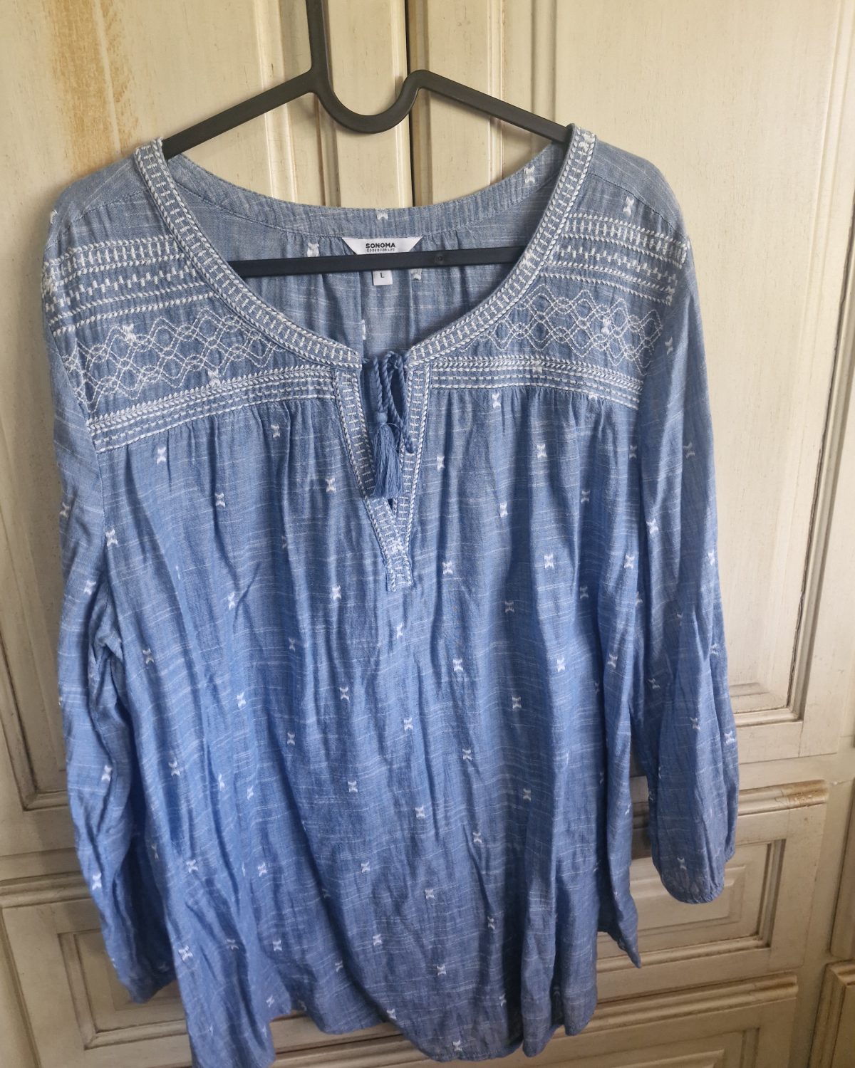 Blusa de mujer Sonoma en excelente estado con detalles plateados