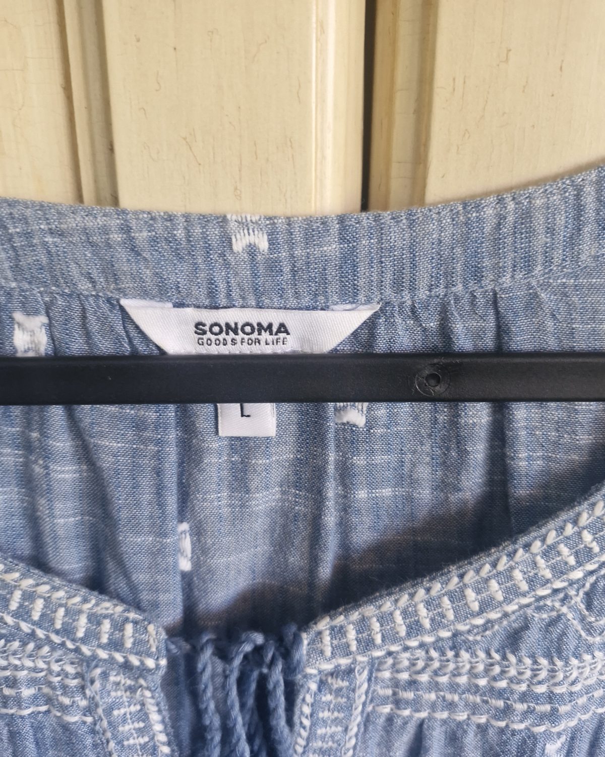 Blusa de mujer Sonoma en excelente estado con detalles plateados