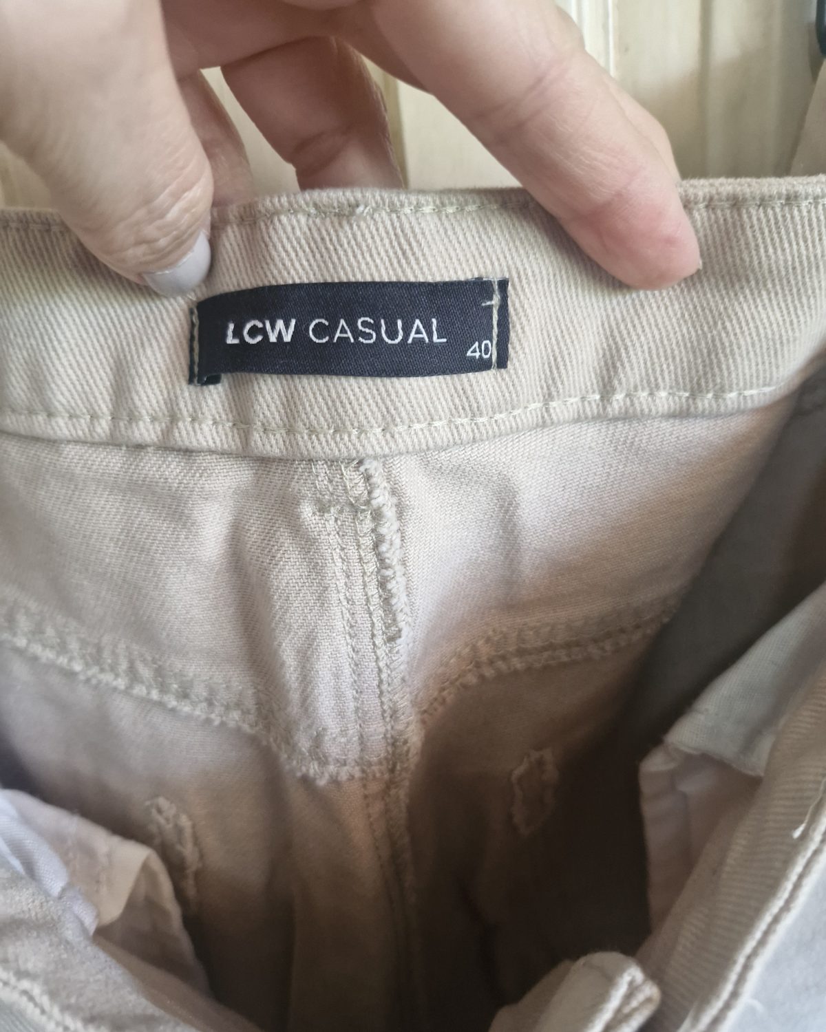 Jeans de mujer LWC Casual en excelente estado, color blanco