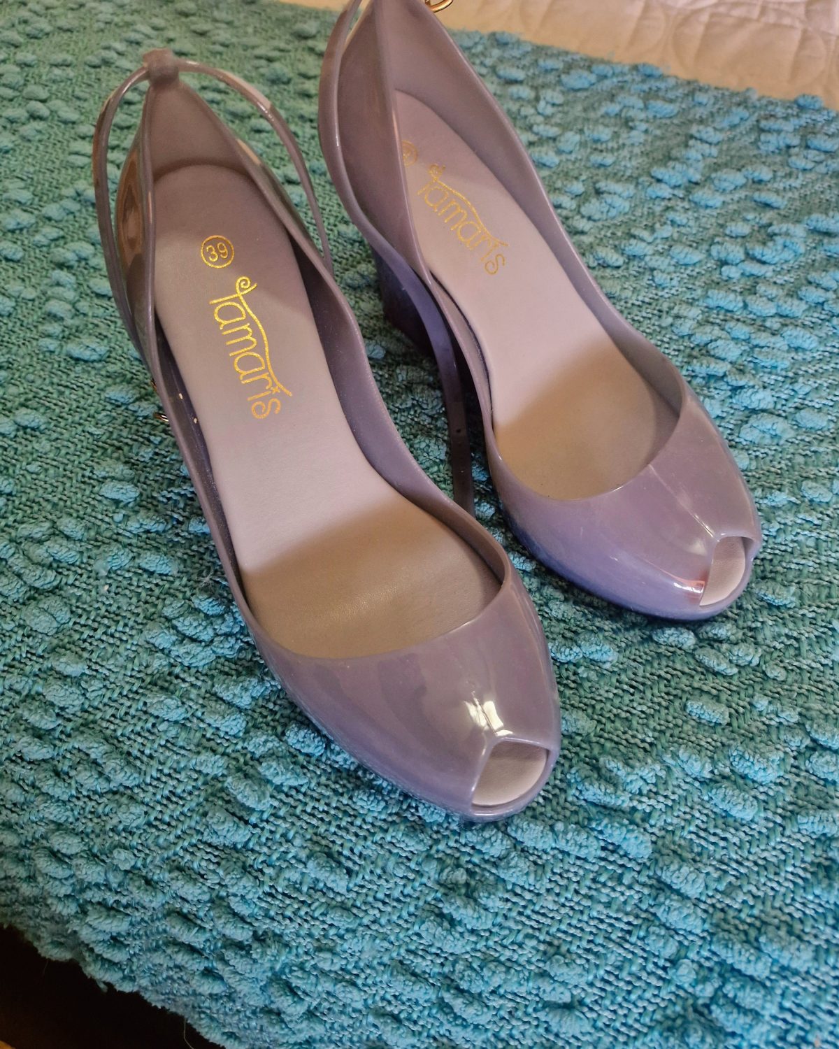 Sandalias de mujer en excelente estado color gris