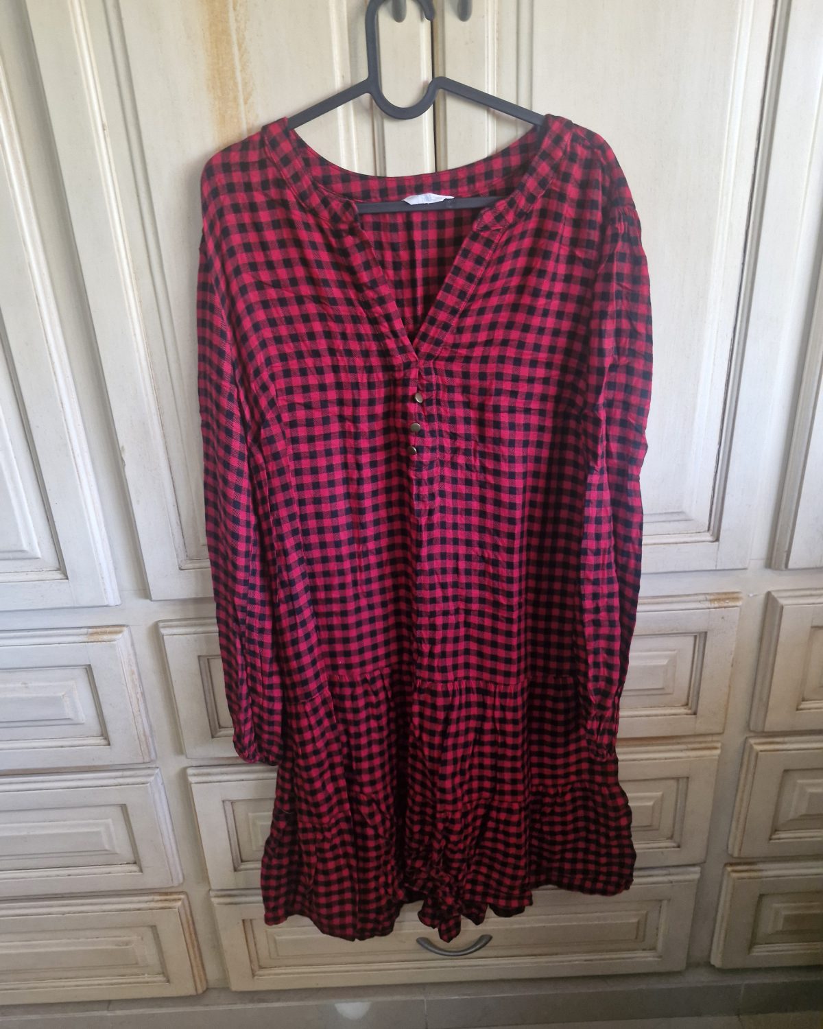 Vestido de mujer en algodón con estampado de cuadros rojos