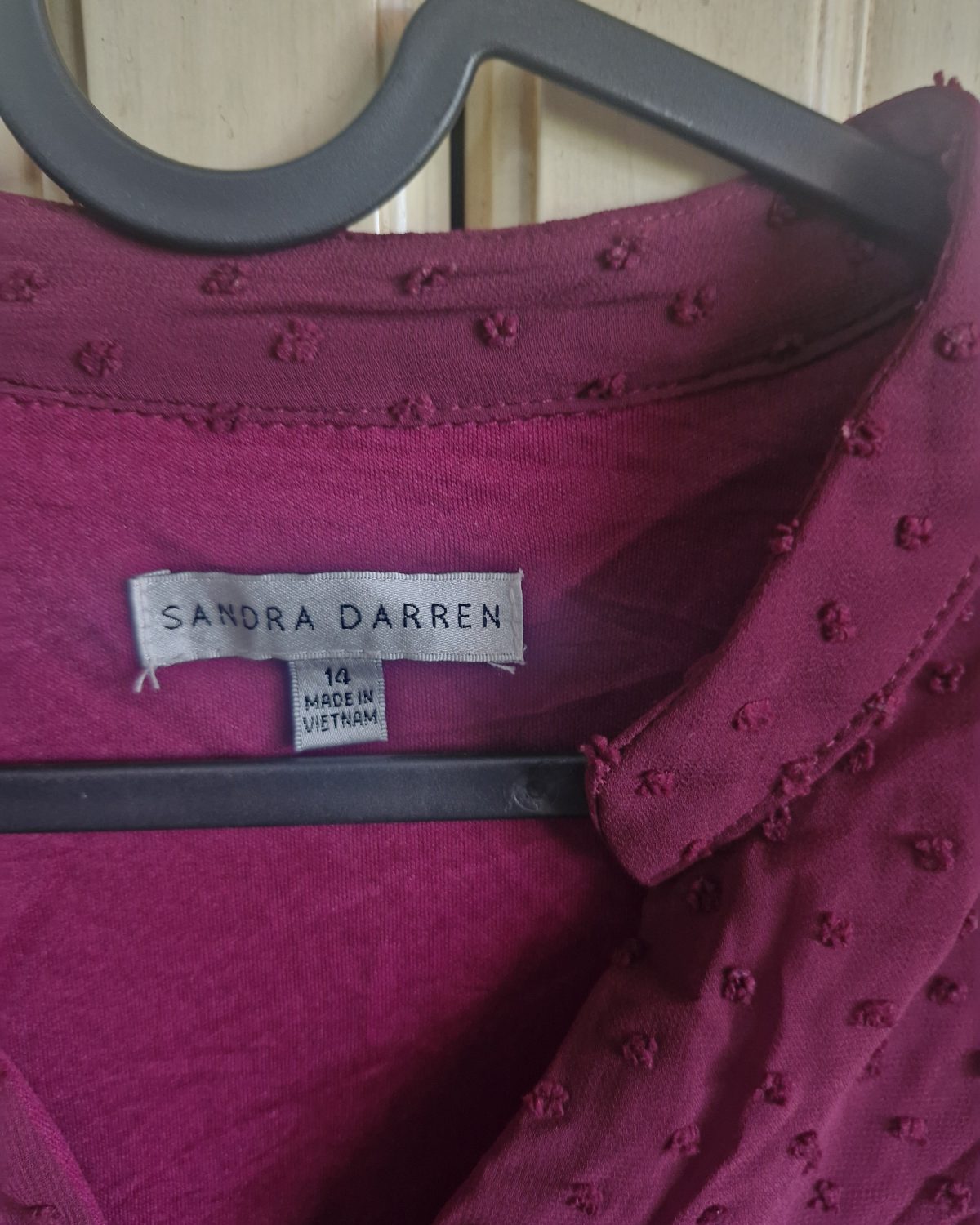 Vestido de mujer rojo  vino con detalle de textura