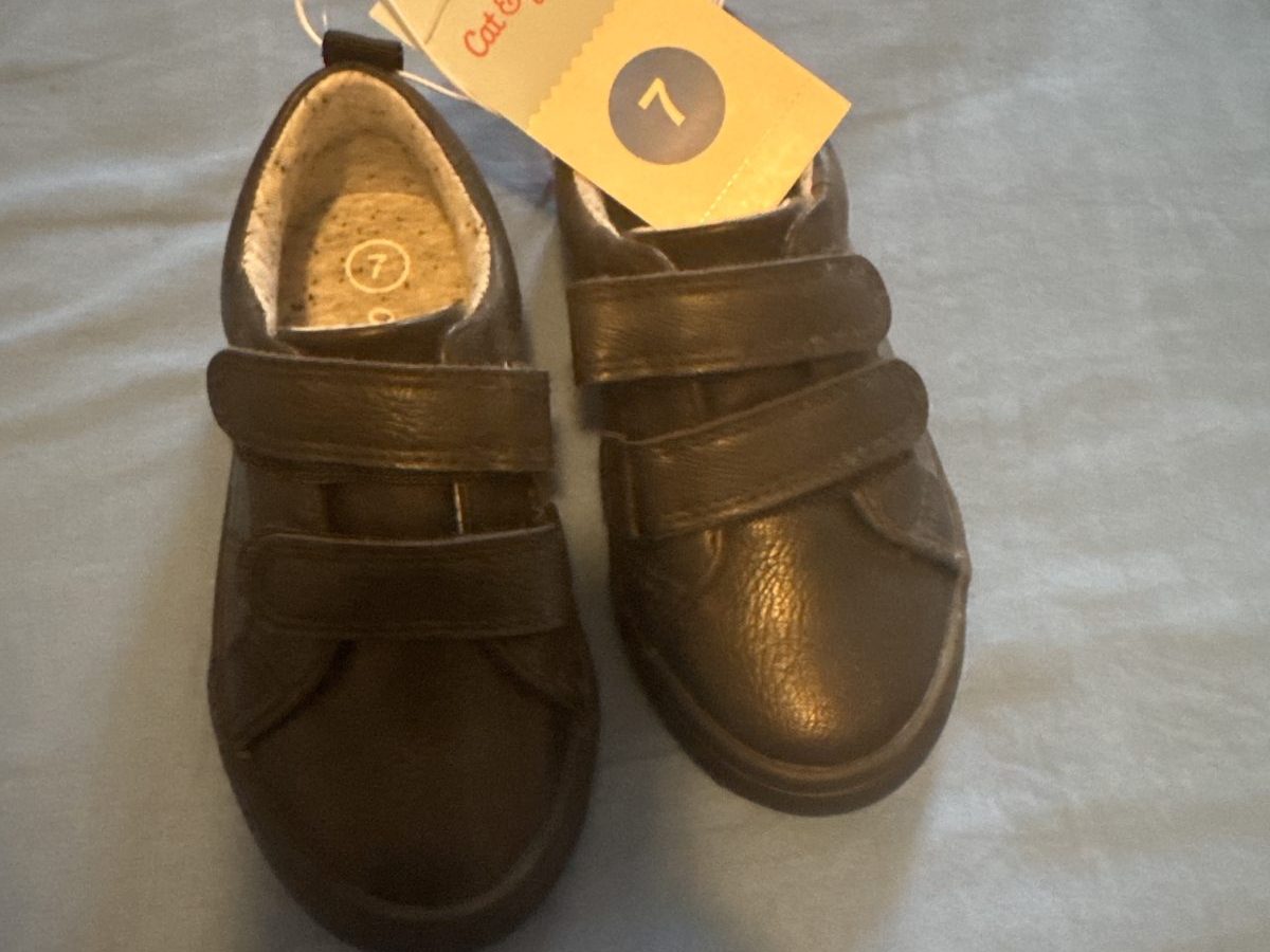 Zapatos negros de niño