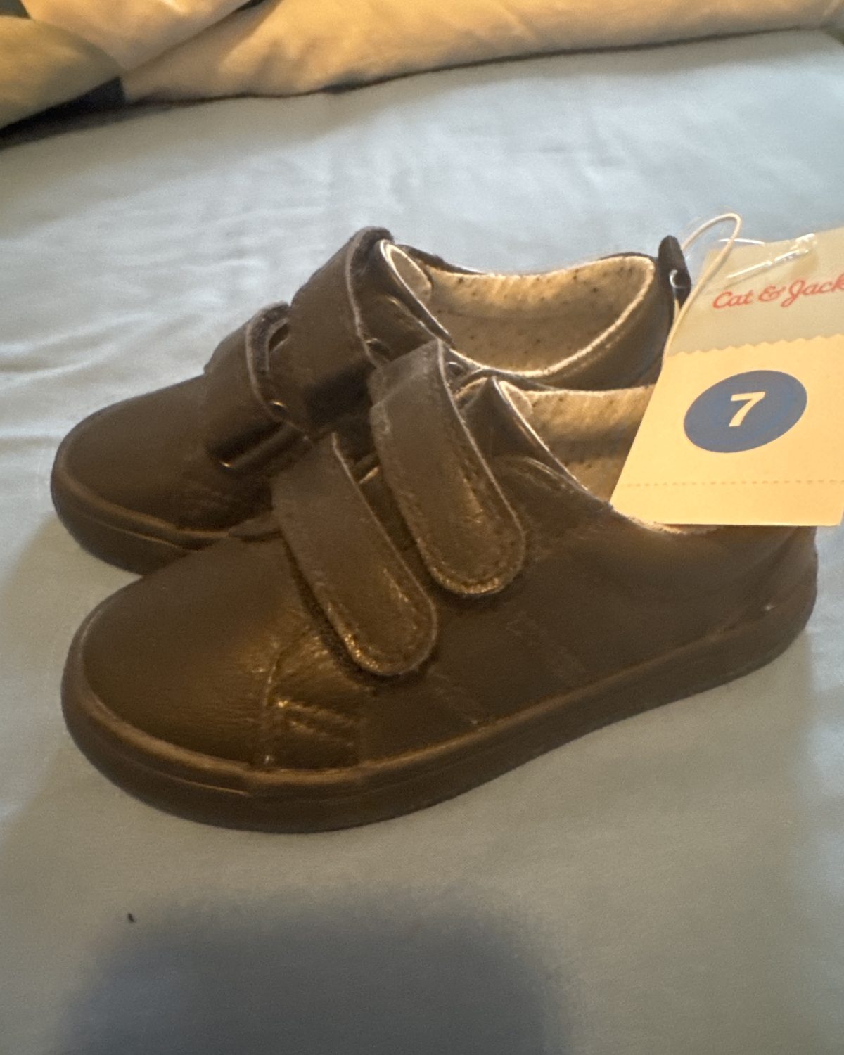 Zapatos negros de niño